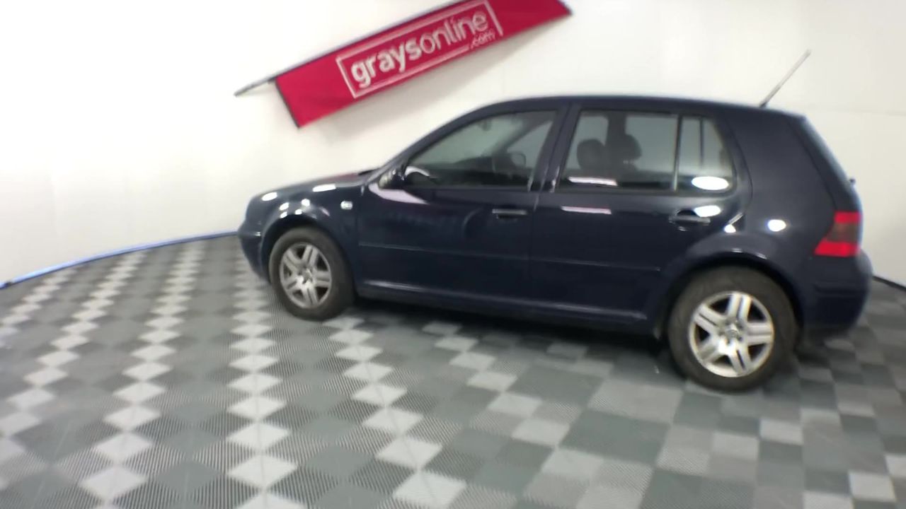 Approx. 11 x Assorted World Coins/Set