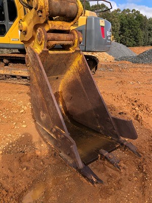 Designer Clear Ball Chain Bracelet in Black & Silver