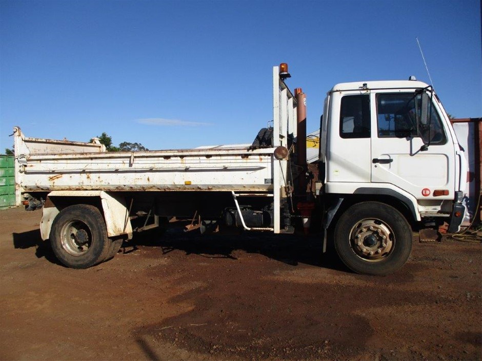 Classic Silver Plated Curb Chain Bracelet with Lobster Clasp