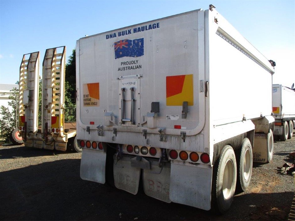 Stunning 18ct Heavy Yellow Gold Plated Children's Heart Bracelet