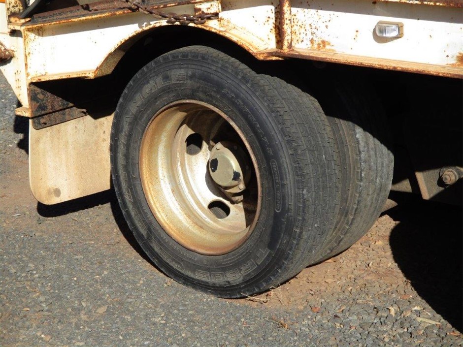 Classic Rhodium Plated Simulated Diamond Filigree Heart Locket