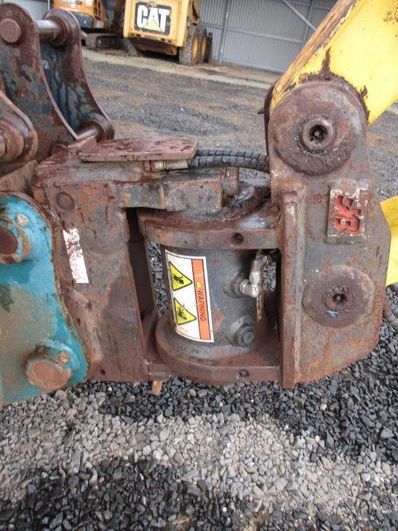 Stunning Simulated Diamond Replica Royal Necklace