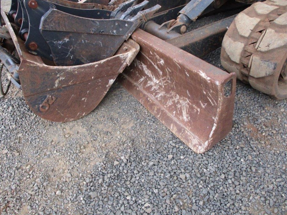 Designer Stainless Steel “Tree of Life” Bracelet - Yellow