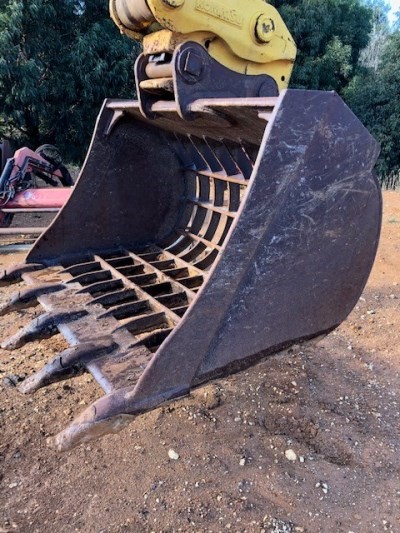 Dual Toilet/Shower Block (Unused)