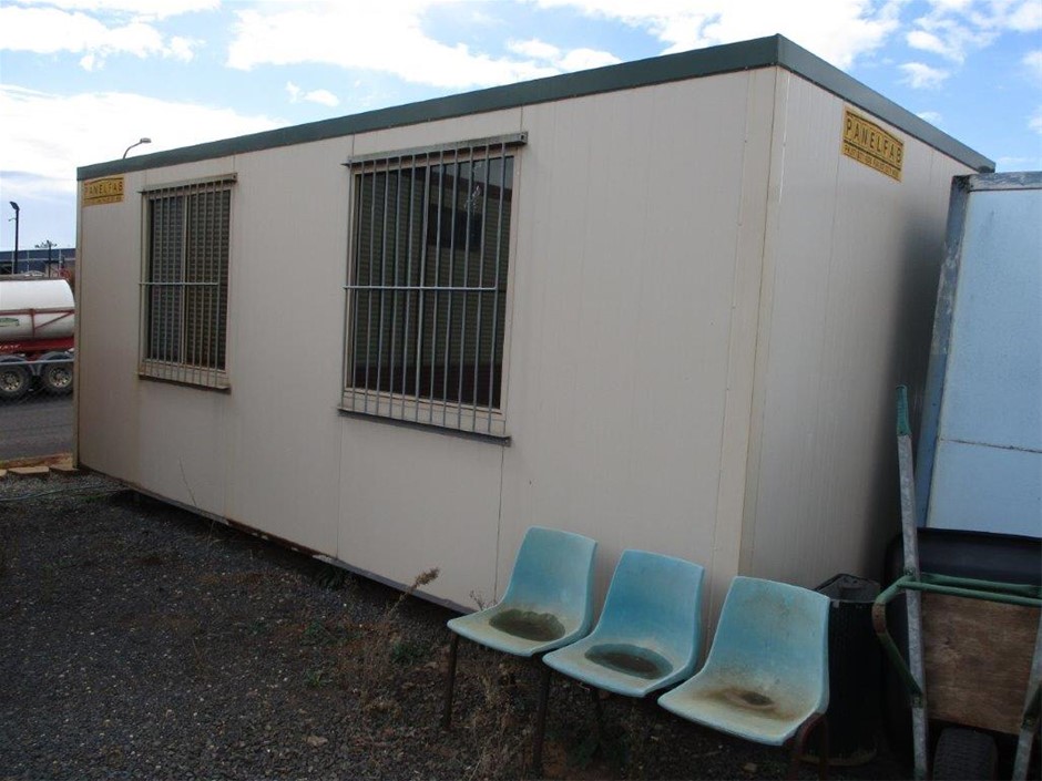 Quantity of 4 17.5-25 Earthmoving Tyres(Unused)