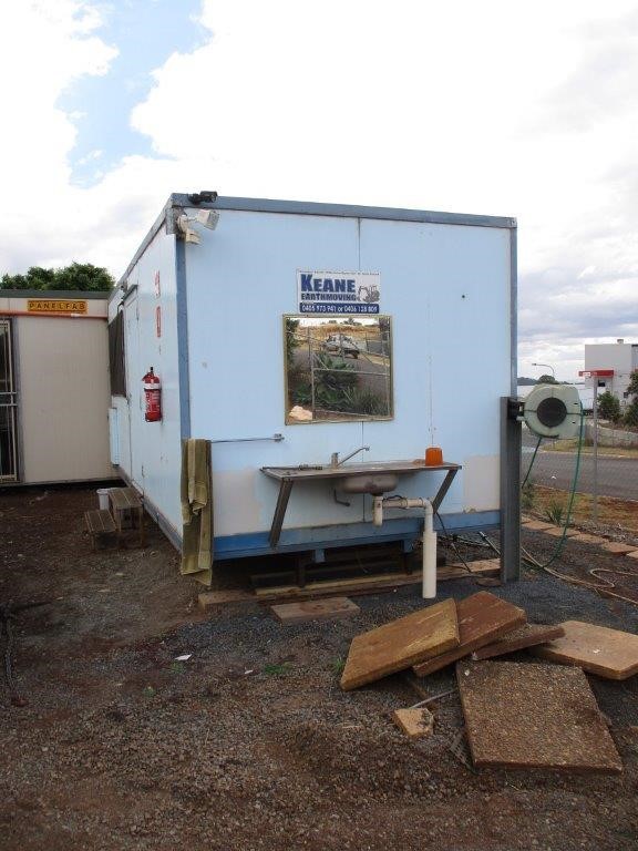 9K YELLOW GOLD 0.75ct F VS LAB DIAMOND CHANNEL SET BAND