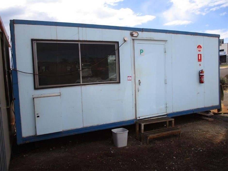 9K YELLOW GOLD 0.75ct F VS LAB DIAMOND CHANNEL SET BAND