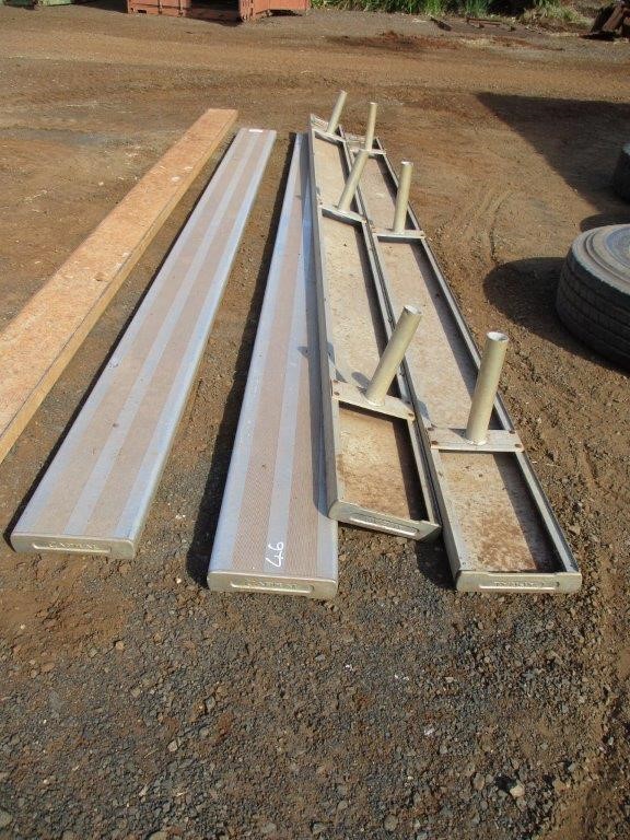 LACOSTE Men's Orginals Relax Fit Sweat, Size L, Red, SH0254.  Buyers Note -