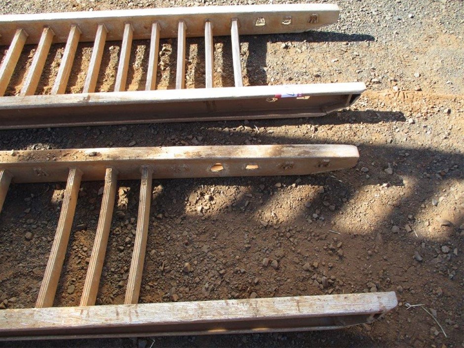 9K WHITE GOLD 1.00ct F VS LAB DIAMOND RND ANNIVERSARY BAND