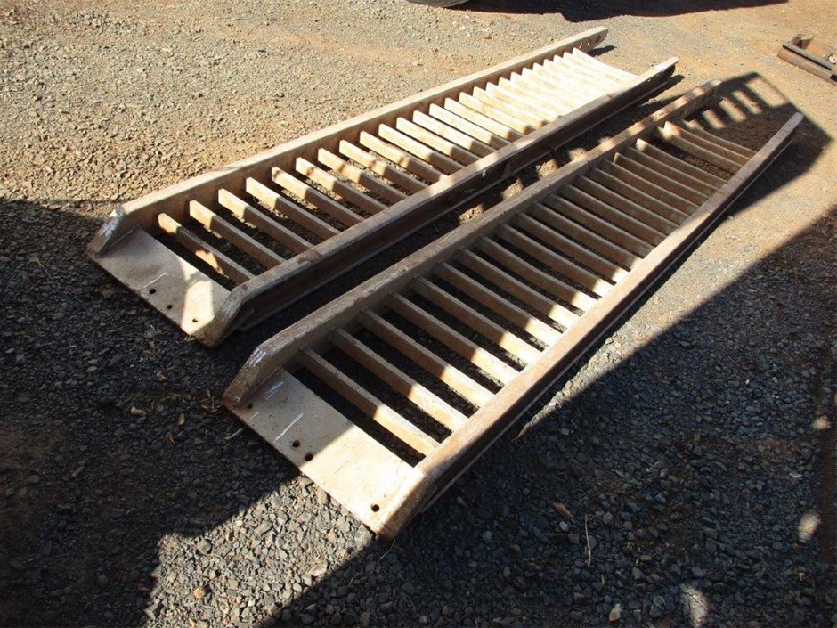 9K WHITE GOLD 0.53ct F VS LAB DIAMOND ROUND NECKLACE 40-45cm