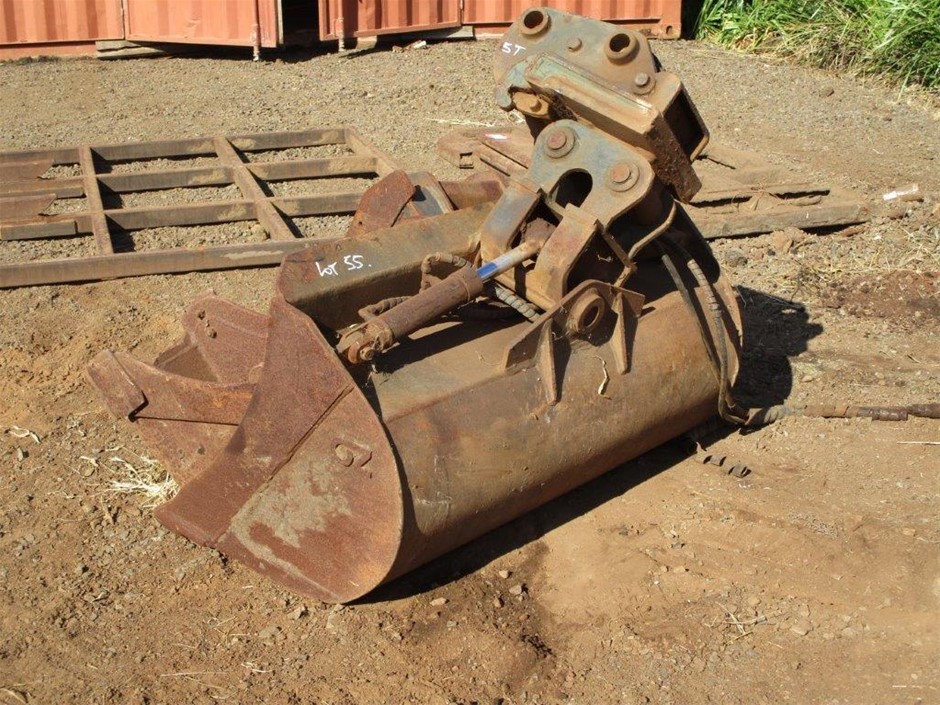 9K WHITE GOLD 0.75ct F VS LAB DIAMOND FLOWER CLUSTER RING