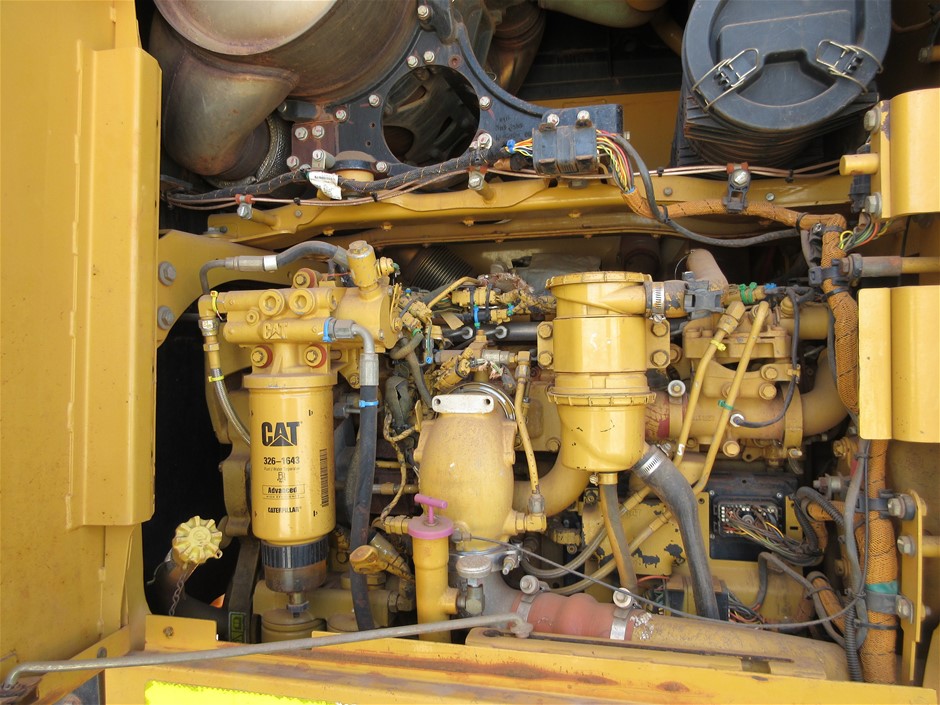 9K WHITE GOLD 0.75ct F VS LAB DIAMOND CLAW SET BAND