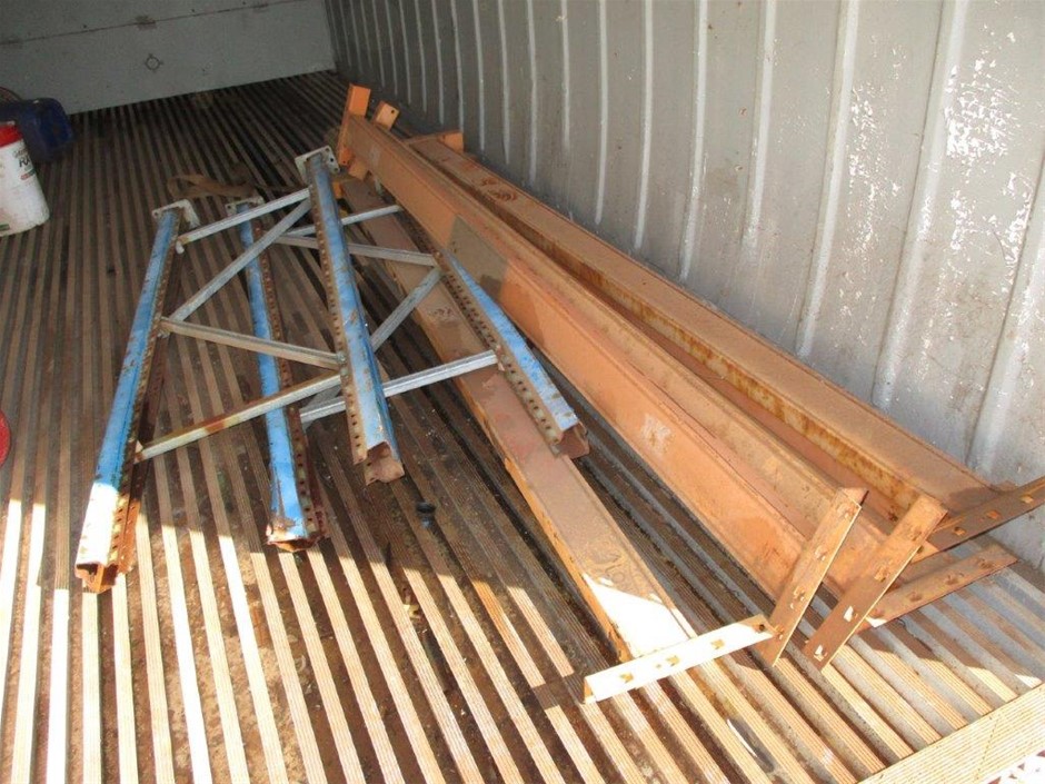 9K YELLOW GOLD 0.50ct F VS LAB DIAMOND CHANNEL SET BAND