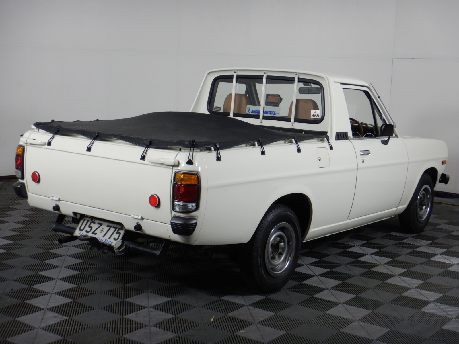 1.00ct Radiant Natural Emerald - Oval Cut