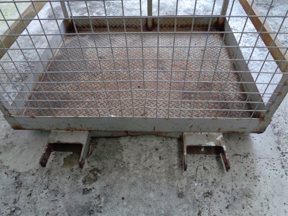 3mm 925 Silver Simulated Diamonds 18K Gold Filled Band Ring - Size 9