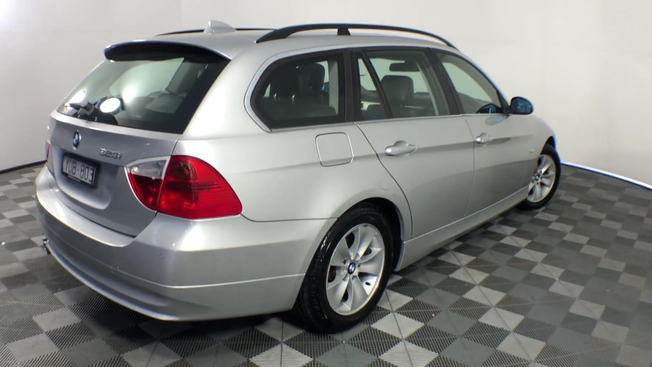 0.5ct 925 Silver Simulated Diamonds Round Pendant Necklace