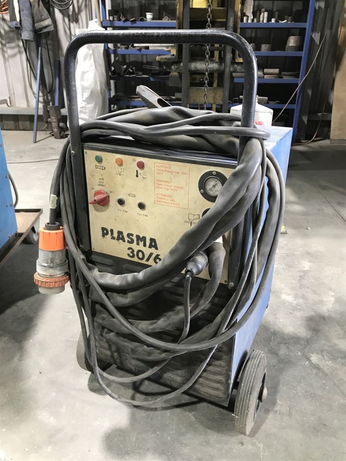 18K Gold-Filled Cuban Necklace with Simulated Diamond Clasp - 55.8cm