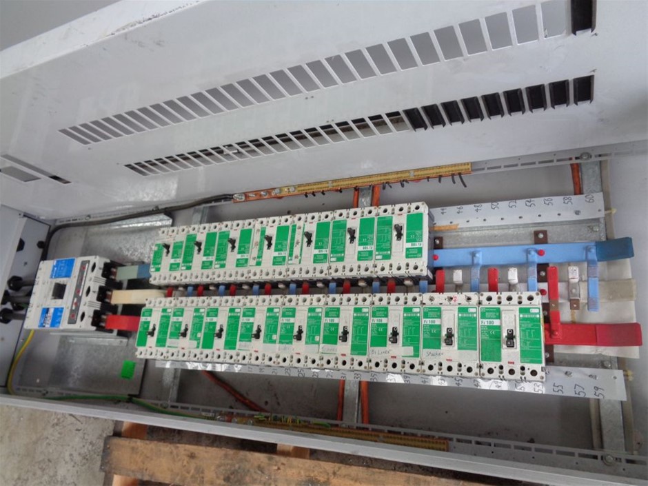 DYSON V15 Detect Absolute Cordless Vacuum Cleaner. NB: Has Been Used & Not