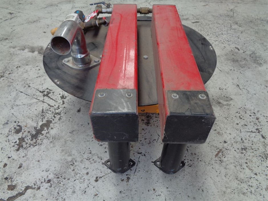 Initial Charm Letter  'L' Pendant Necklace