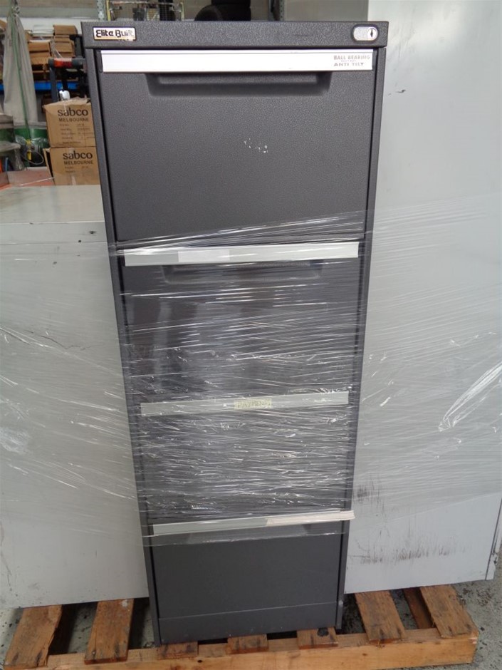 2 x SWIFFER Sweep and Mop Deluxe Starter Kit. NB: Not in original packaging