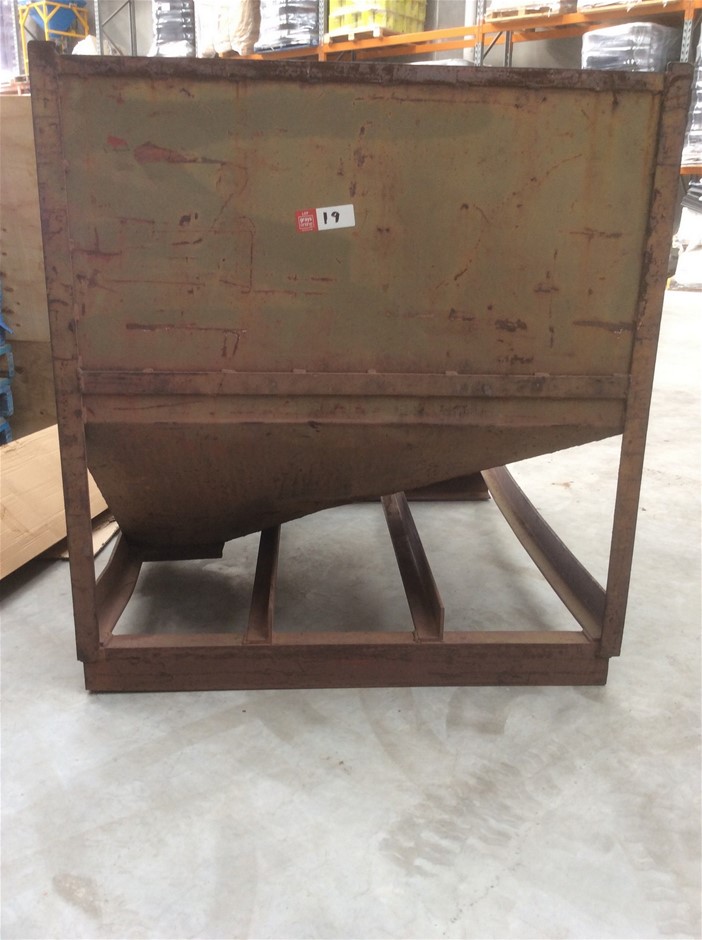 2010 BATHURST WINNER GOLD MEDALLION IN BOX LOWNDES HOLDEN VE COMMODORE