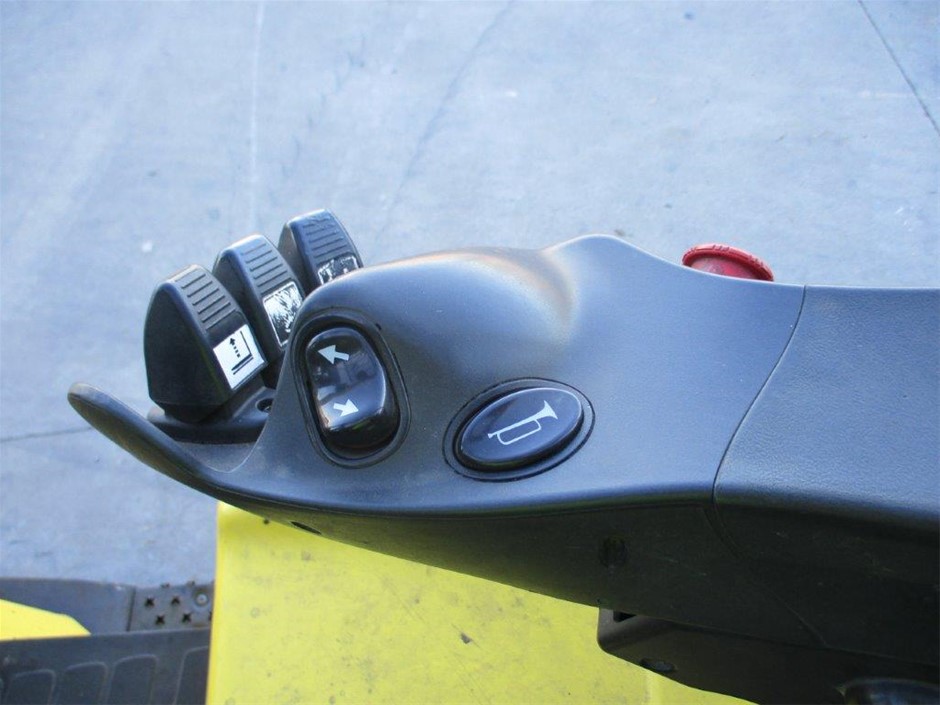 18K Gold-Filled Cuban Chain Bracelet with Simulated Diamonds - 17.8cm