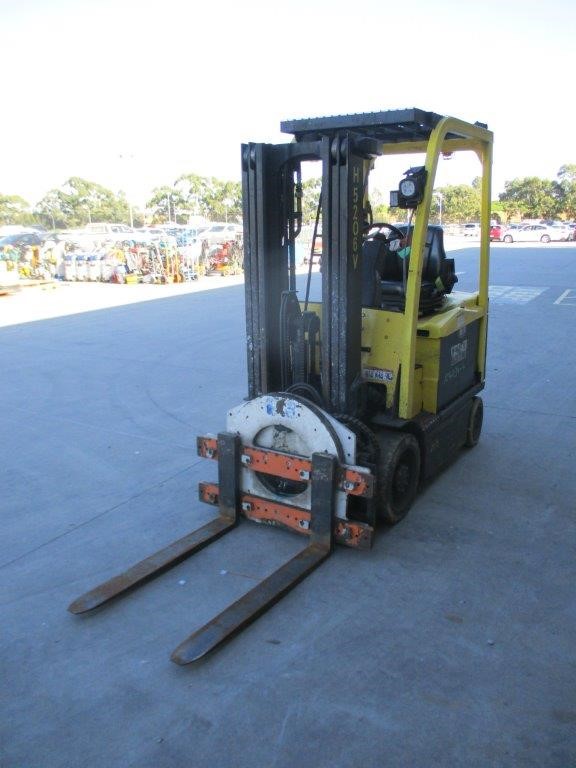 18K Gold - Filled Clustered Bracelet Simulated Diamonds, 12MM Wide - 20.3cm