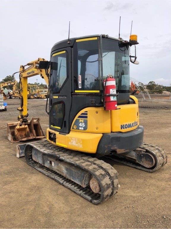 4 x Bow Shackles, WLL 4.7T, Screw Pin Type, Grade S. Yellow Pin.
