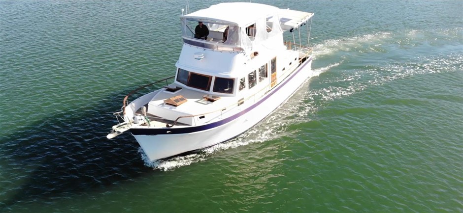 04/11 Isuzu NH NPRCBG11 4 x 2 Service Truck