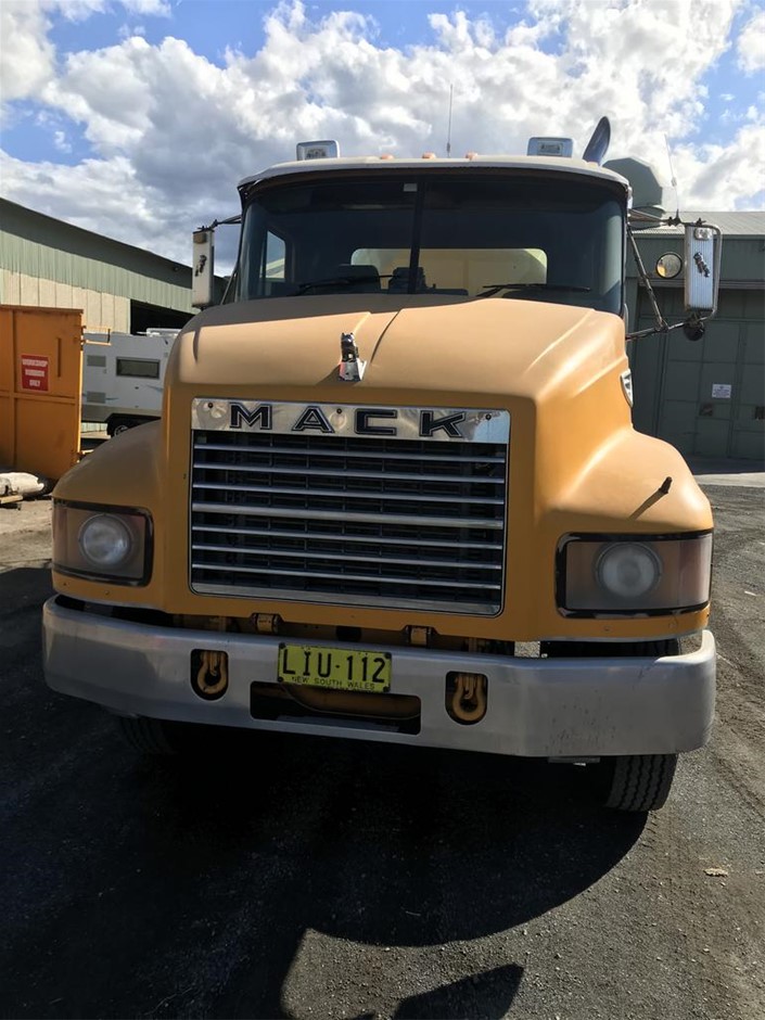 One 1.74 Ct Oval Yellow Sapphire Gemstone