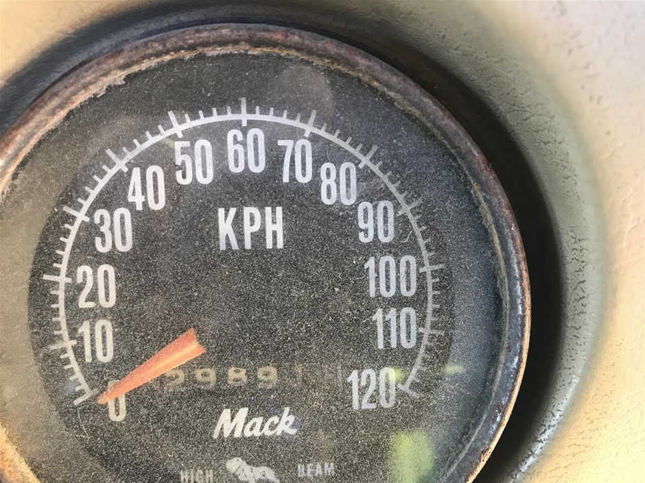 <B>Fujitsu AOTH34KMTD Spit System Air Conditioning Unit</B>