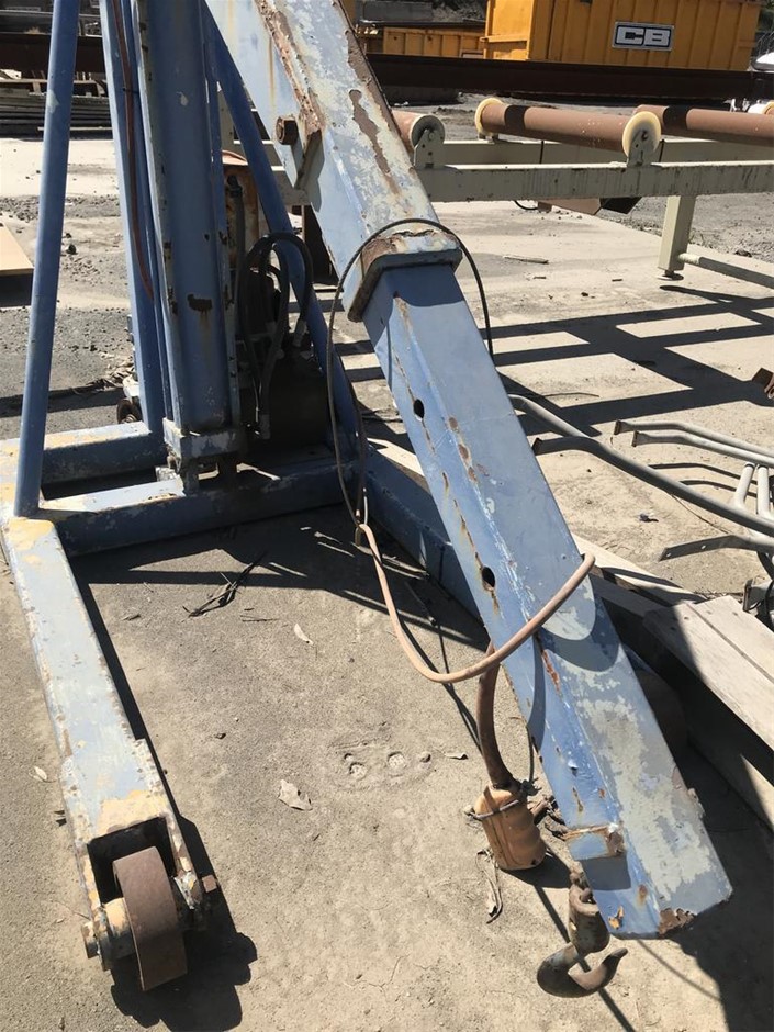 DYSON V8 Handstick Vacuum With Accessories, Grey Silver/Nickel, Model 39443