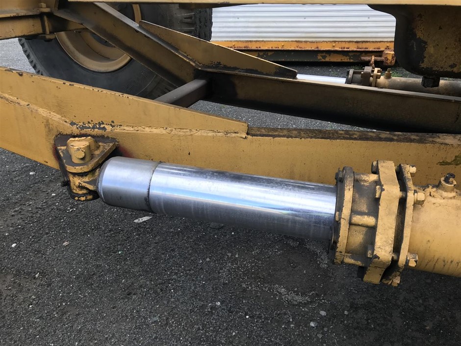 AVERY Flexi-View 3 Ring Binders, 1 Inch Round Rings, Assorted Colors (Black