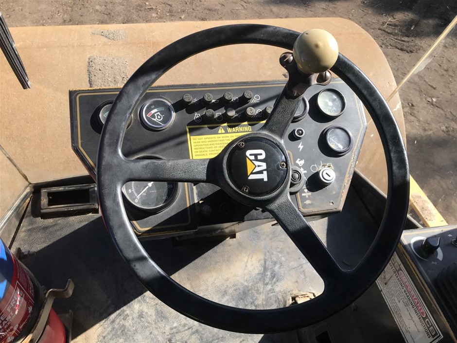 Amazon Basics Stainless Steel Insulated Water Bottle With Spout Lid, 890mL,