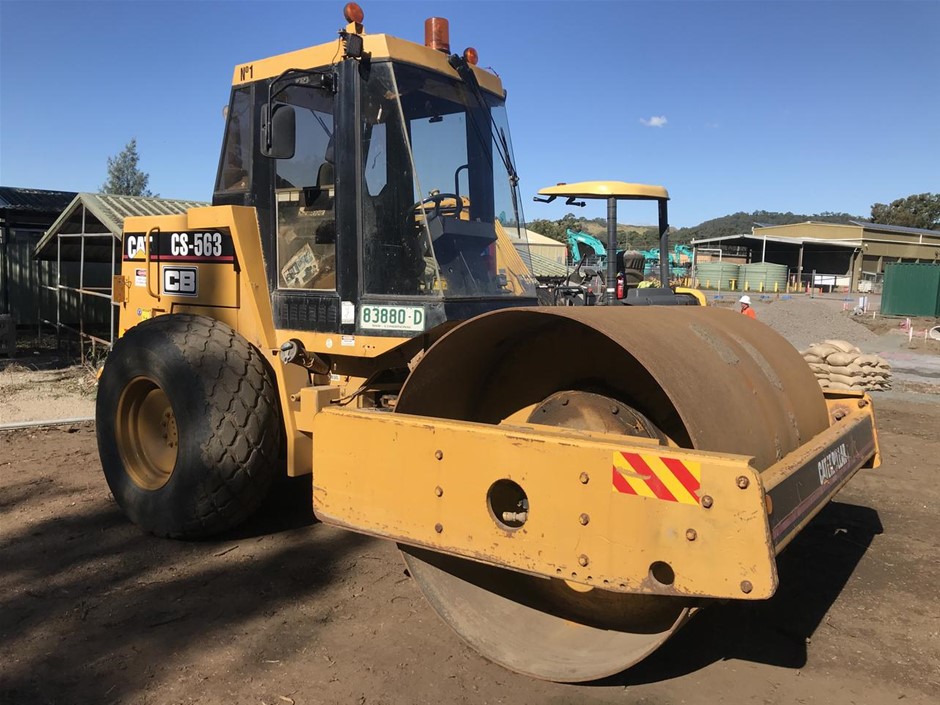 INNISFREE Retinol Cica Repair Ampoule | Trouble Care + Resurface | Moisturi