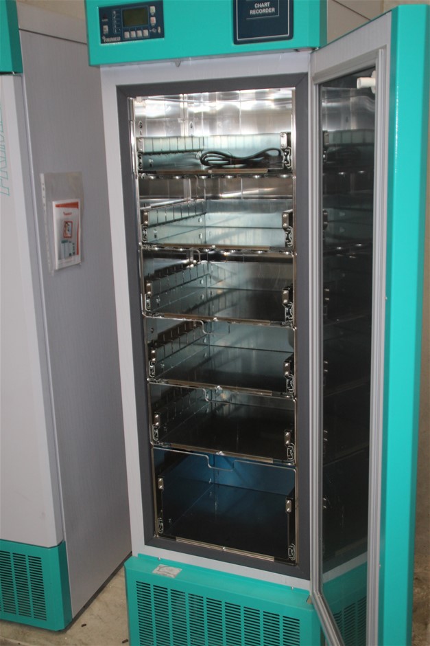 0.08 Carat White 4 round diamonds