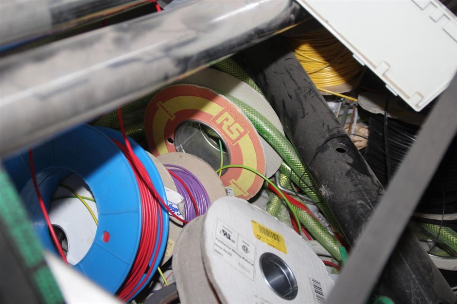 0.16 Carat White 4 round diamonds