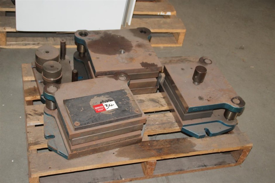 Silver-Filled Cuban Bracelet with Simulated Diamond Clasp, 8MM - 17.8cm