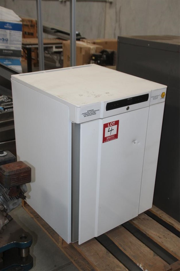 Pearl & Swarovski® Crystal Real Platinum Plated Bracelet