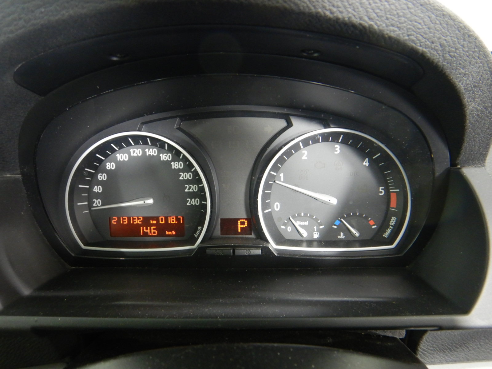 4 x COLGATE Max Fresh Cool Mint Toothpaste, 200g. N.B: Damaged box packagin