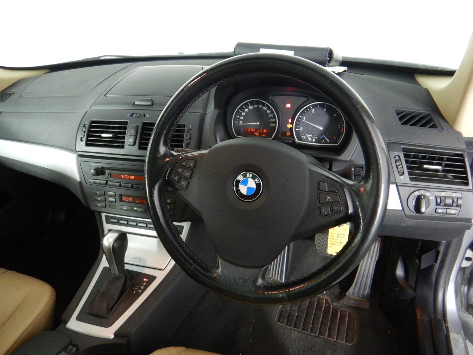 6 x LYNX Africa, Squeezed Mandarin & Sandalwood Scent Spray, 200mL.