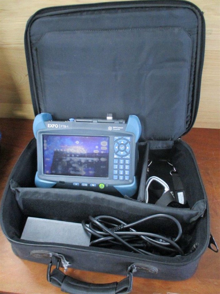 2 x FEMFRESH Intimate Skin Care Daily Wash, 1L.