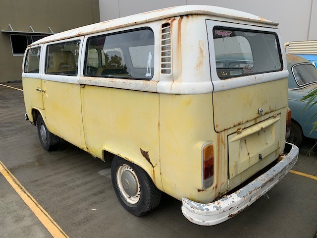 OVER AND BACK 6pc Stardust Stoneware Bowls. NB: 1 x bowl chipped.