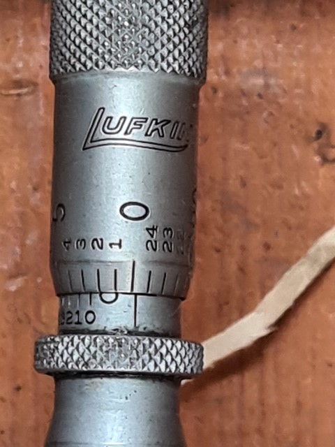 MILENO Trivet Single Tower Bar 450mm Chrome Finish.