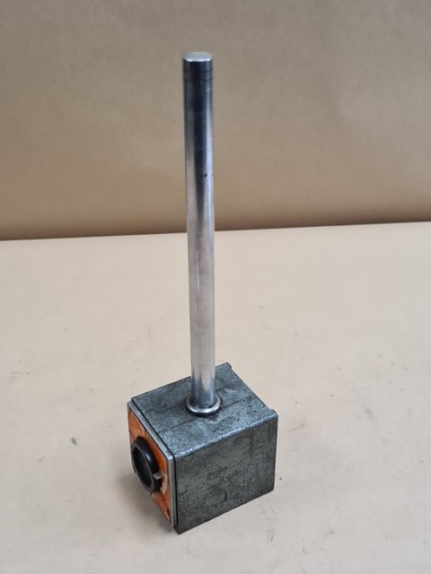 Jackery Explorer 600 Plus Power Bank and USB-C Cables