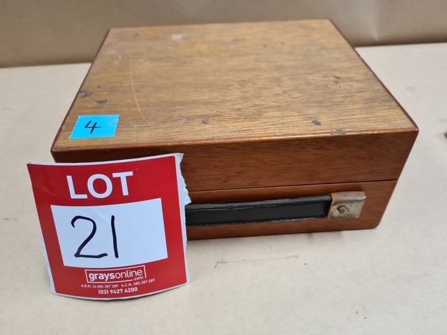 0.16 Carat White 4 round diamonds