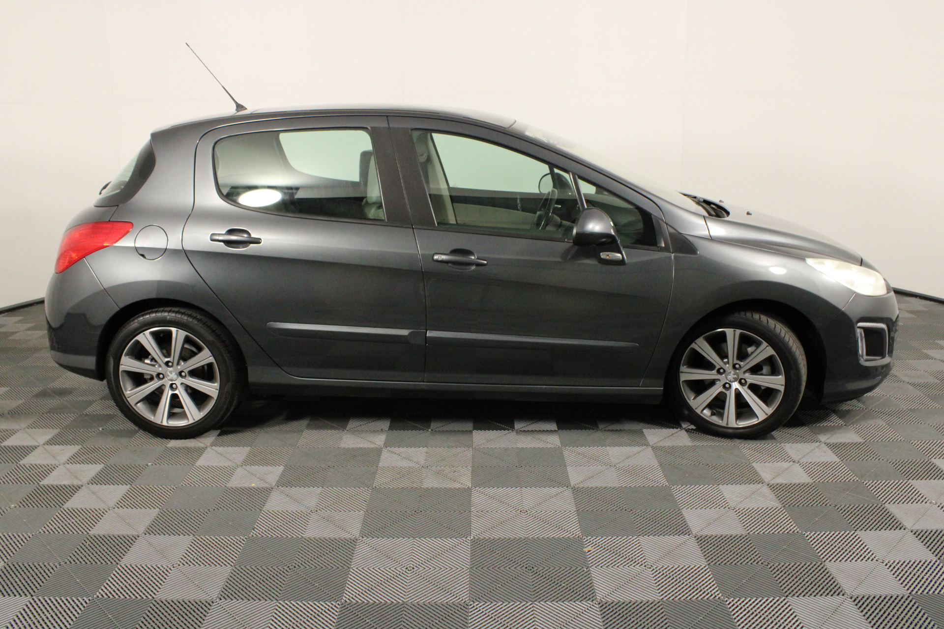 BULK, Collection, Aust Pre decimal, 300 x 1 Penny Roos, mixed GVI and QEII