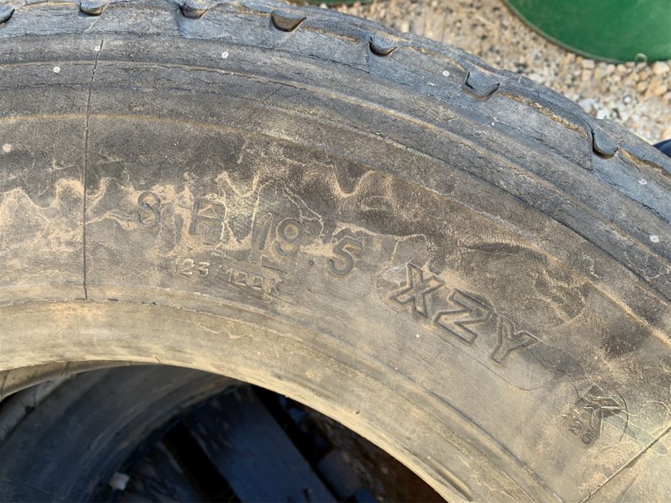 2016 UNC 50c HOLDEN HERITAGE COLLECTION HQ Kingswood COIN ON CARD