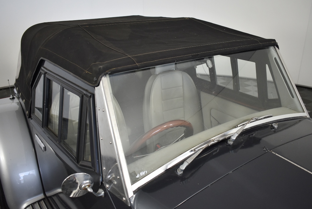 Wolf Blass Red Label Chardonnay (6x 750mL).