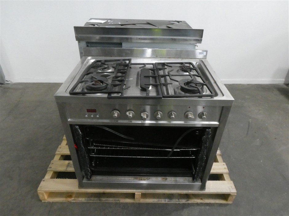 Duchesse De Paris Brut Blanc De Blancs NV (6x 750mL), France.